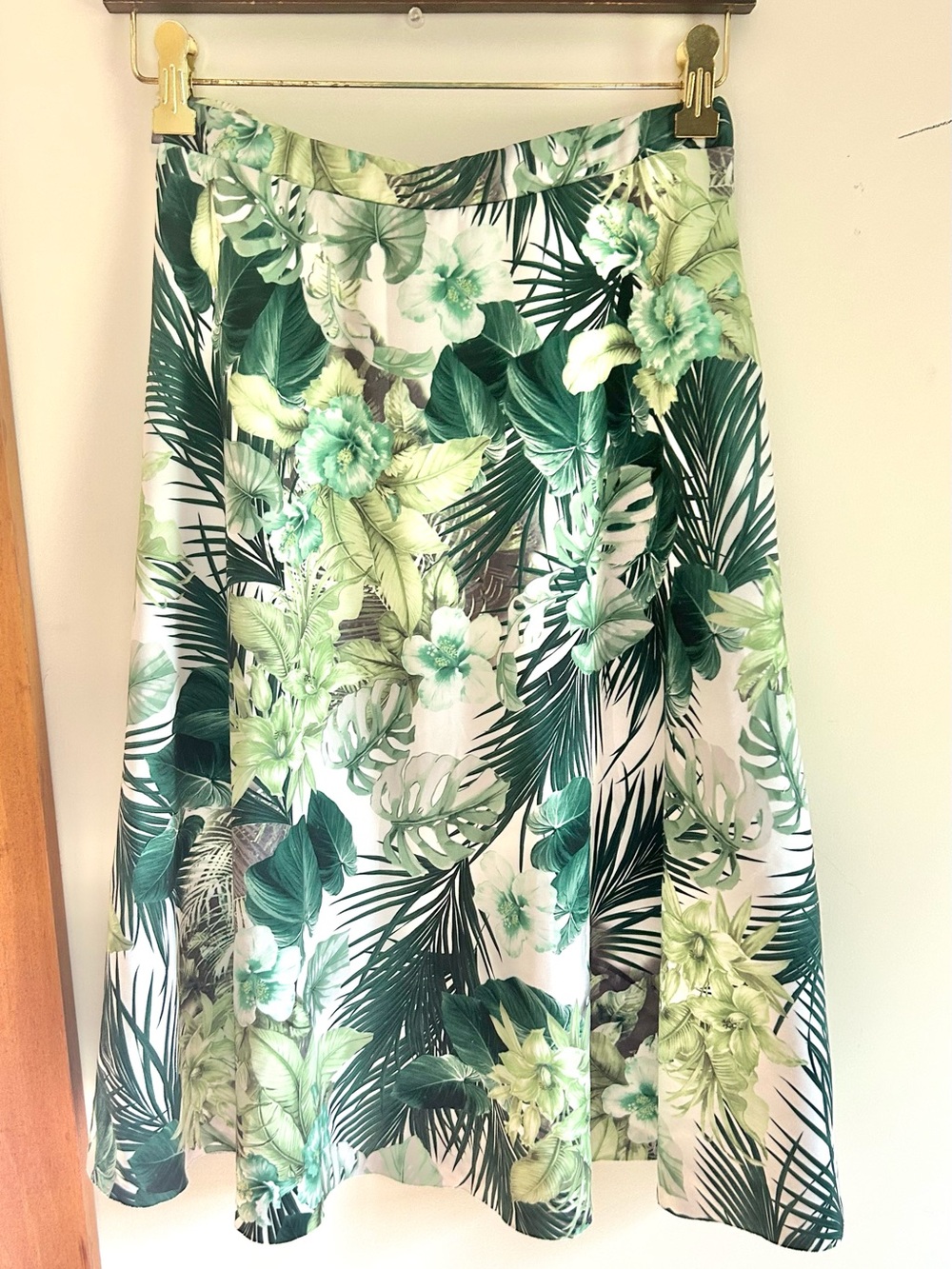 Forever 21 Green Tropical Print Scuba Midi Circle Skirt size Medium Preowned